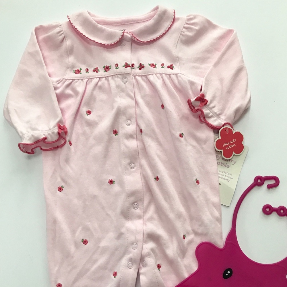 🌹 CARTERS NWT ROSES ON PINK EASY ENTRY FOOTIE